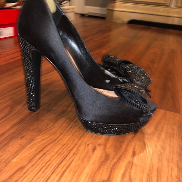 Platform & Bedazzled 🖤🖤 - Picture 2 of 4